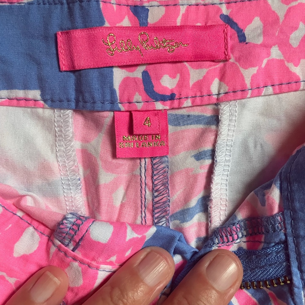 Lilly Pulitzer shorts size 4 - Picture 2 of 3